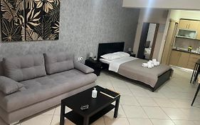 AVR Airport Deluxe Suites 4